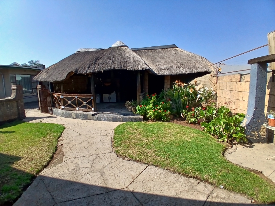 4 Bedroom Property for Sale in Lindhaven Gauteng