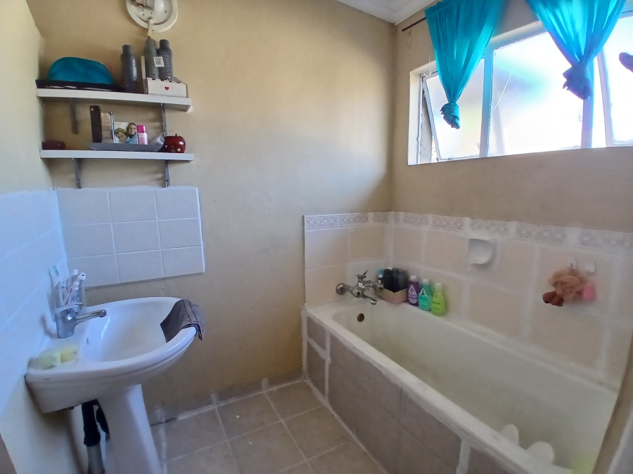 4 Bedroom Property for Sale in Lindhaven Gauteng