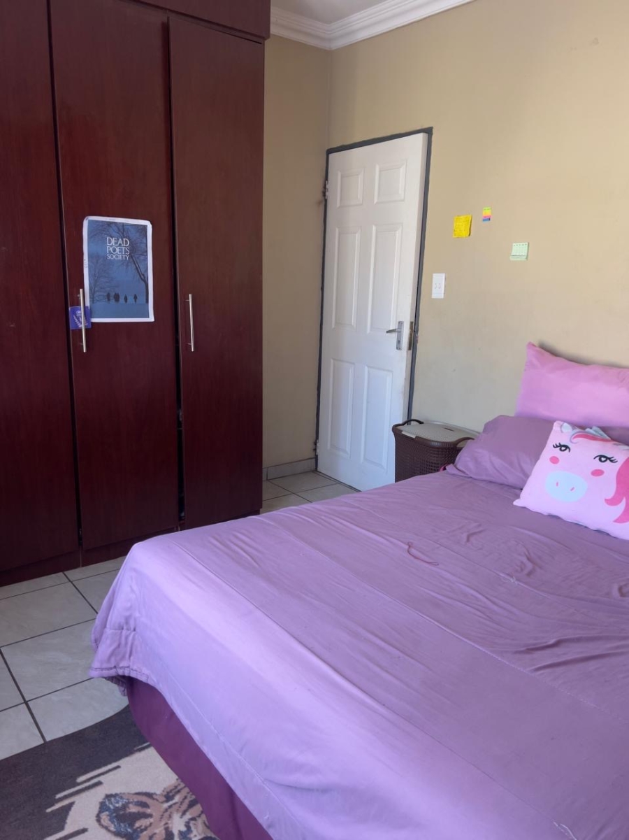5 Bedroom Property for Sale in Thatchfield Close Gauteng