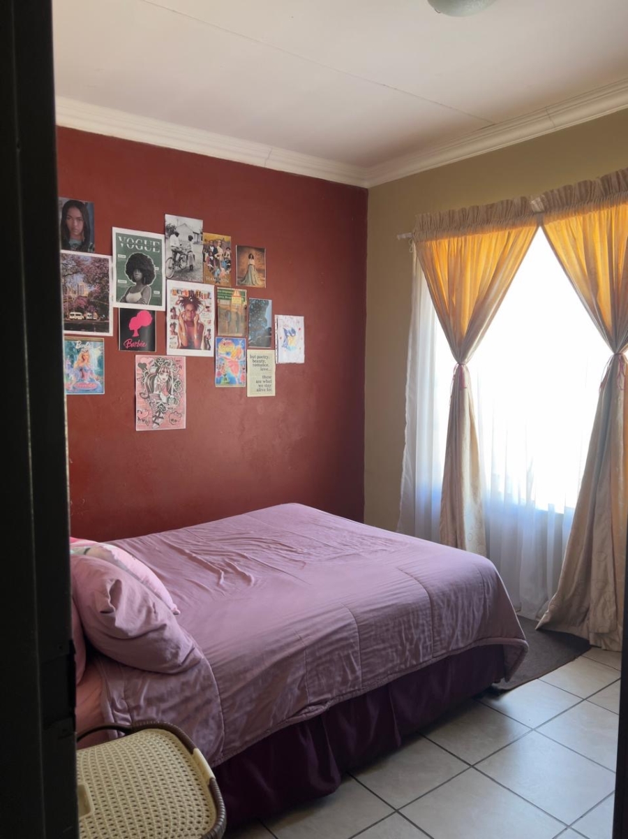 5 Bedroom Property for Sale in Thatchfield Close Gauteng
