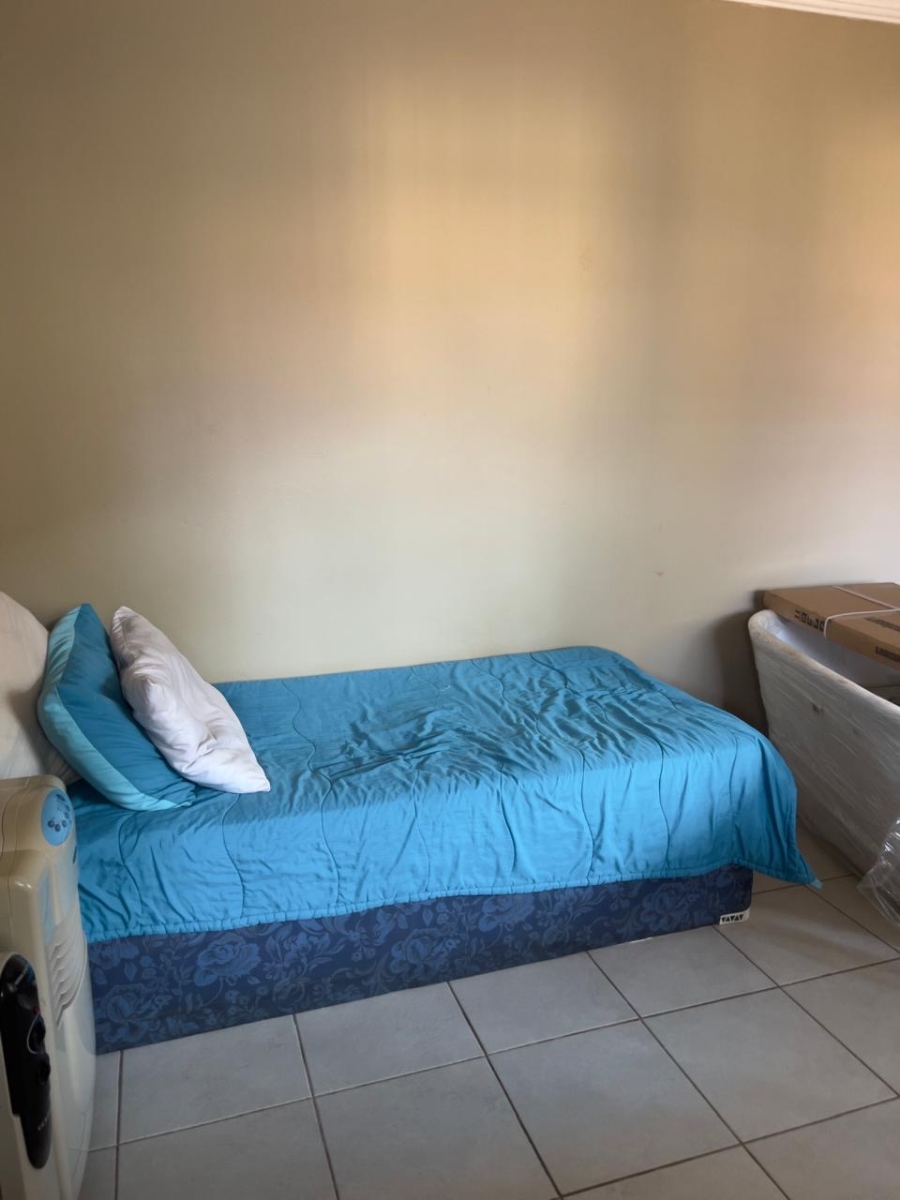 5 Bedroom Property for Sale in Thatchfield Close Gauteng