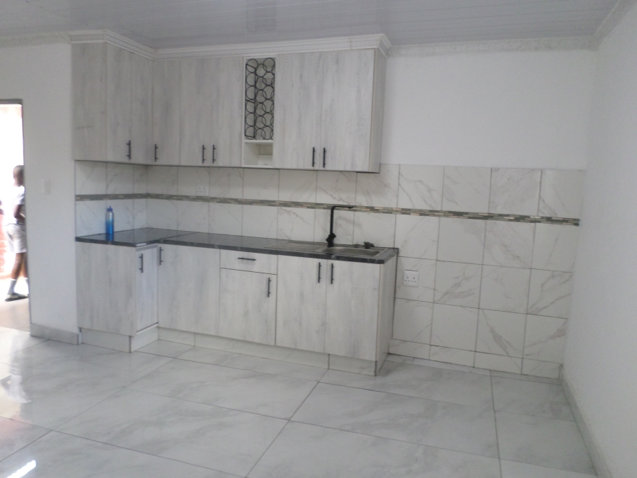 To Let 1 Bedroom Property for Rent in Coronationville Gauteng