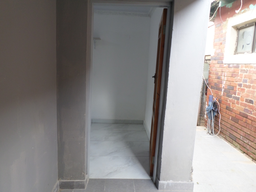 To Let 1 Bedroom Property for Rent in Coronationville Gauteng