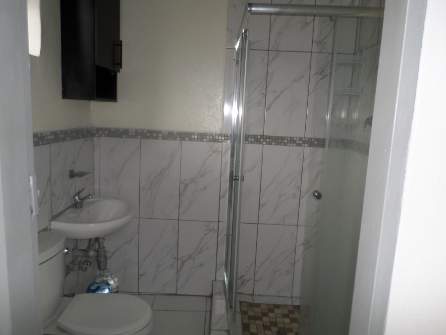 To Let 1 Bedroom Property for Rent in Coronationville Gauteng