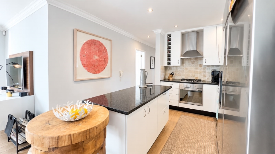 To Let 2 Bedroom Property for Rent in Hurlingham Gauteng