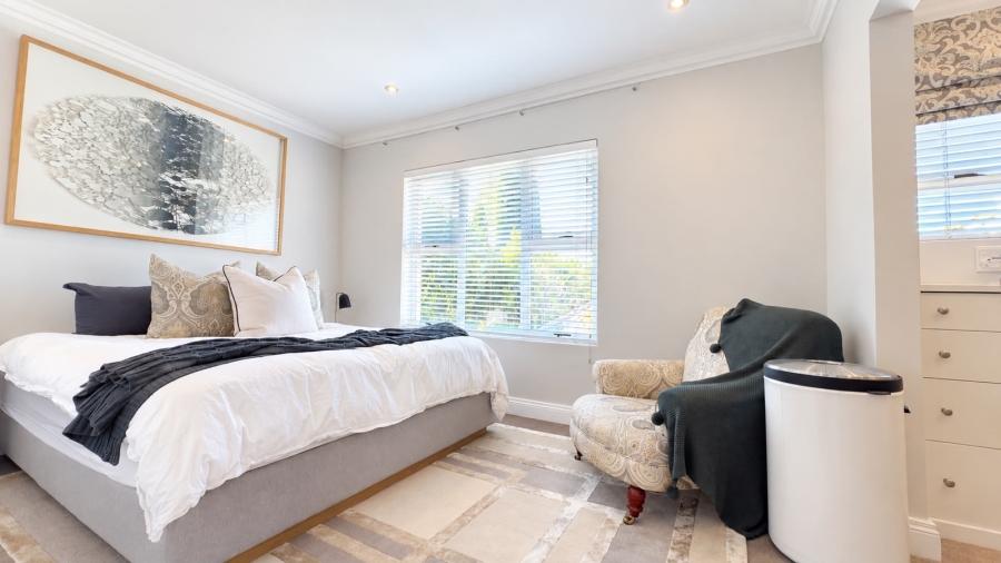 To Let 2 Bedroom Property for Rent in Hurlingham Gauteng