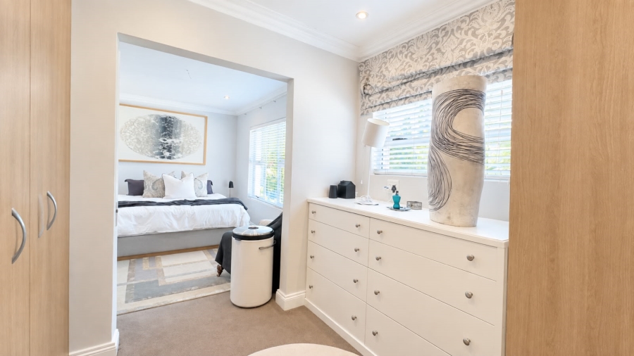 To Let 2 Bedroom Property for Rent in Hurlingham Gauteng