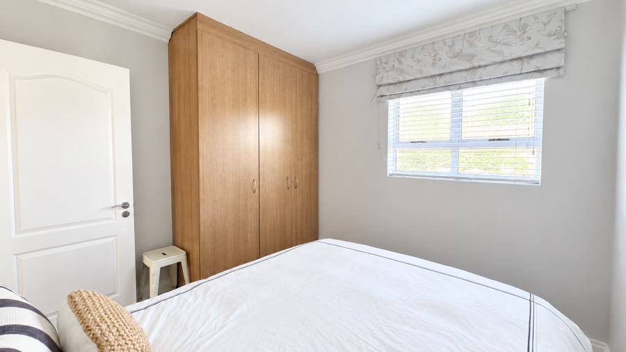 To Let 2 Bedroom Property for Rent in Hurlingham Gauteng