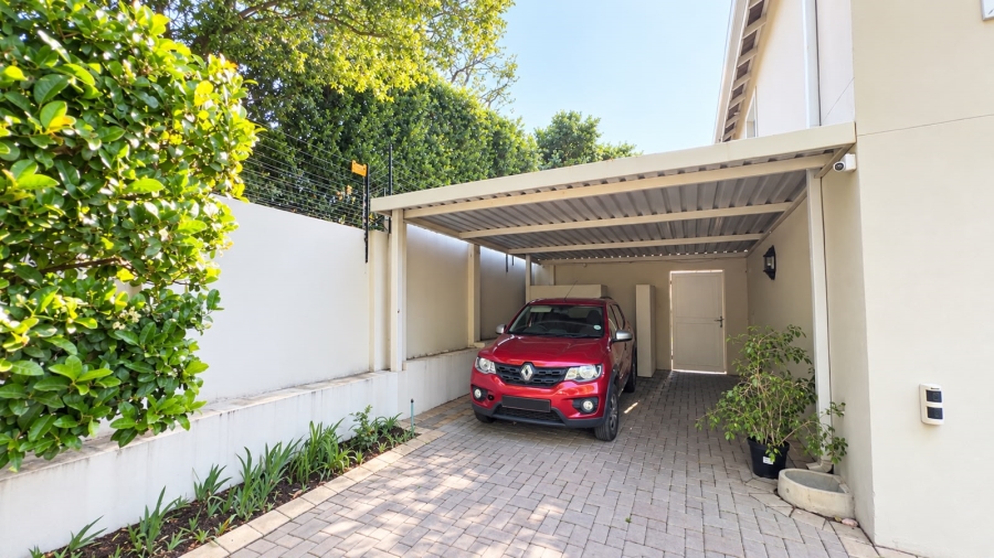 To Let 2 Bedroom Property for Rent in Hurlingham Gauteng
