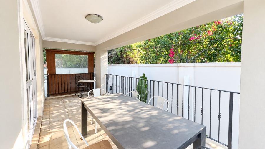 To Let 2 Bedroom Property for Rent in Hurlingham Gauteng