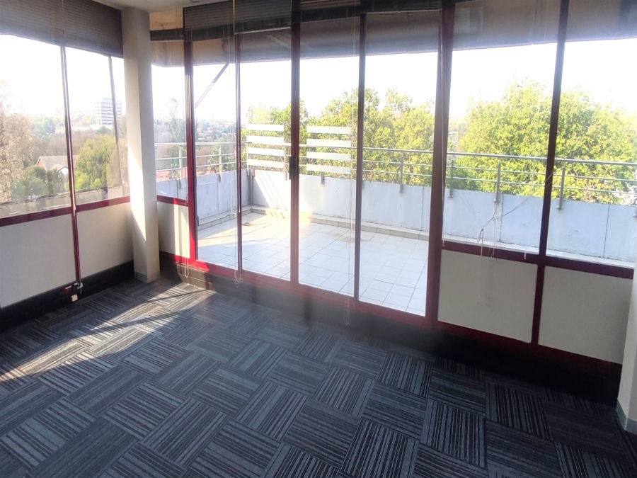 To Let Commercial Property for Rent in Cresta Gauteng
