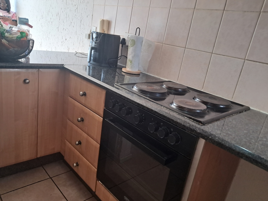 To Let 1 Bedroom Property for Rent in Lonehill Gauteng