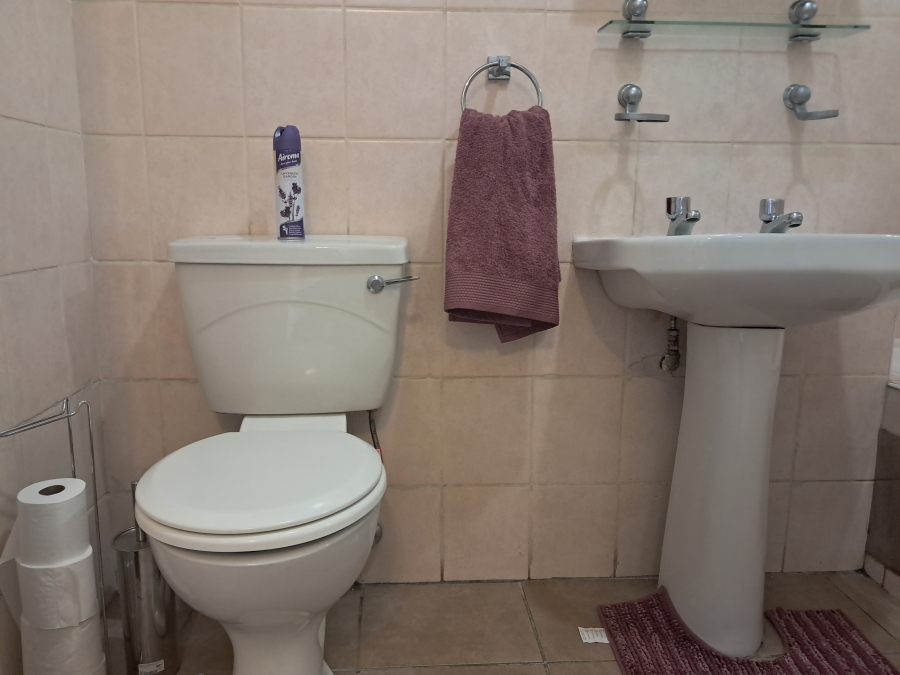 To Let 1 Bedroom Property for Rent in Lonehill Gauteng