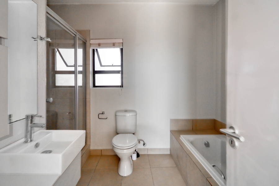 To Let 3 Bedroom Property for Rent in Broadacres Gauteng