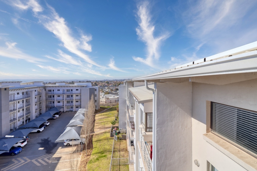 To Let 3 Bedroom Property for Rent in Broadacres Gauteng