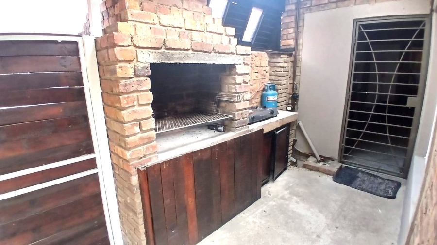 To Let 3 Bedroom Property for Rent in Wierda Park Gauteng