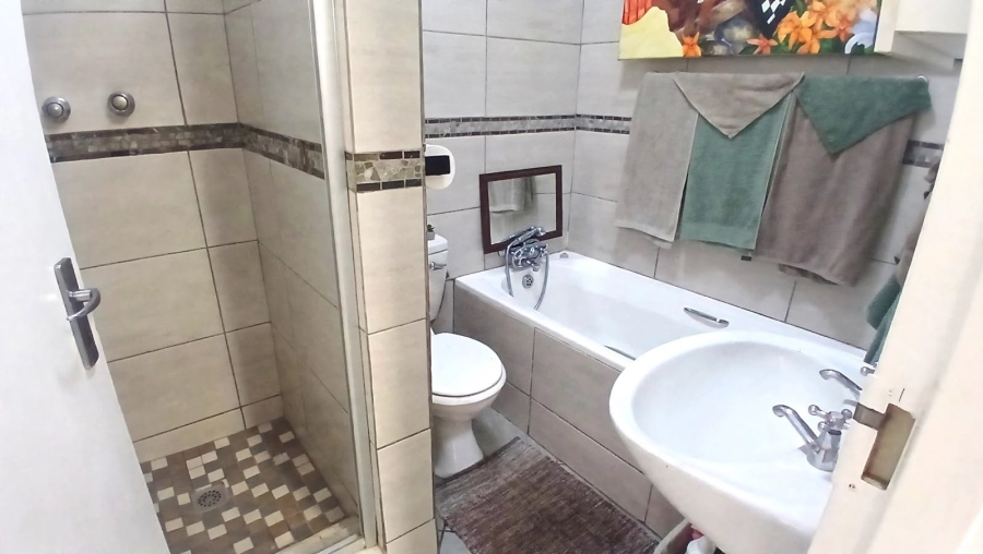 To Let 3 Bedroom Property for Rent in Wierda Park Gauteng