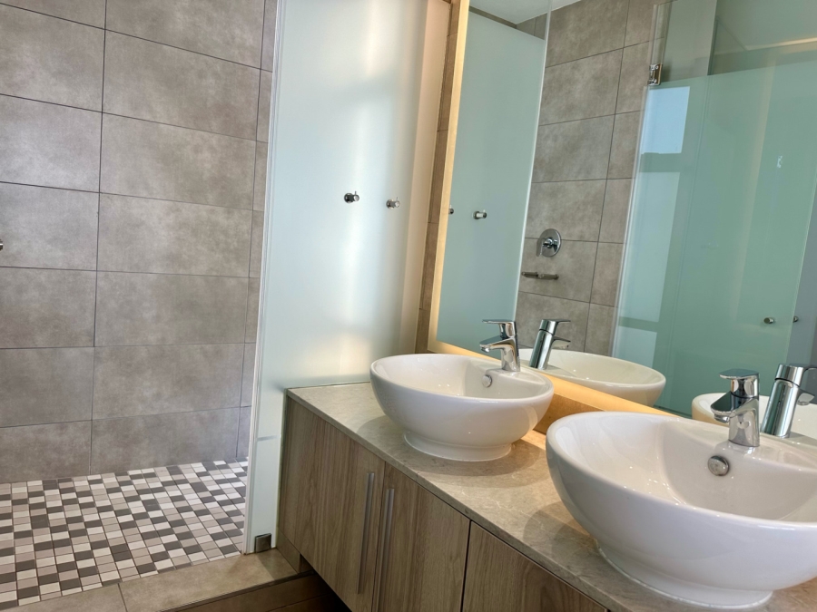 To Let 3 Bedroom Property for Rent in Rosebank Gauteng