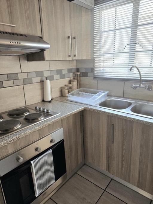 To Let 2 Bedroom Property for Rent in Noordwyk Gauteng