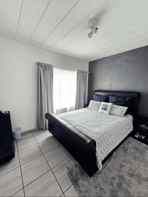 To Let 2 Bedroom Property for Rent in Noordwyk Gauteng
