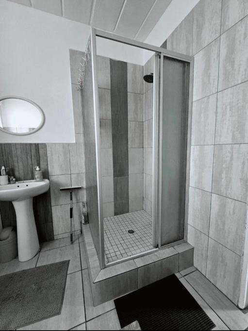 To Let 2 Bedroom Property for Rent in Noordwyk Gauteng
