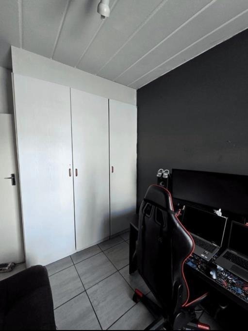 To Let 2 Bedroom Property for Rent in Noordwyk Gauteng