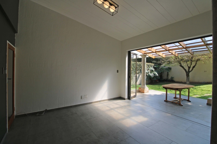 2 Bedroom Property for Sale in Bryanston Gauteng