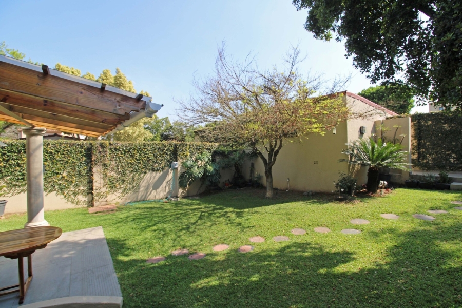 2 Bedroom Property for Sale in Bryanston Gauteng