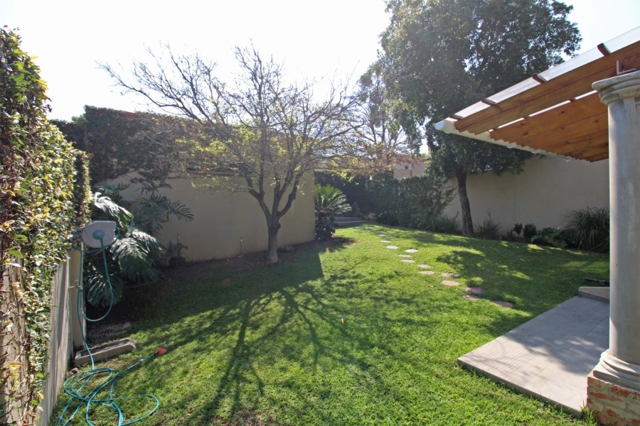 2 Bedroom Property for Sale in Bryanston Gauteng
