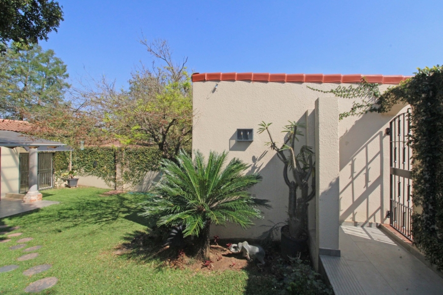 2 Bedroom Property for Sale in Bryanston Gauteng