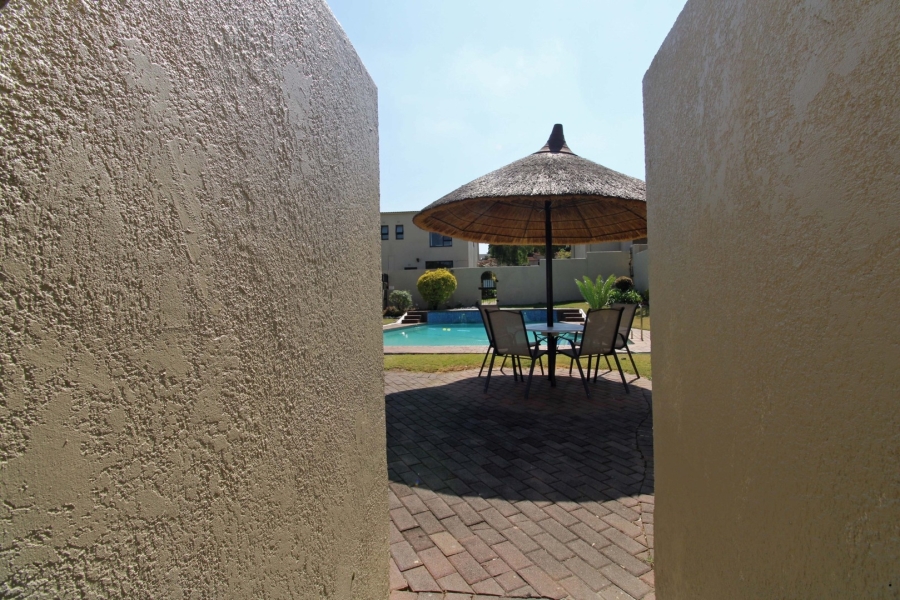 2 Bedroom Property for Sale in Bryanston Gauteng