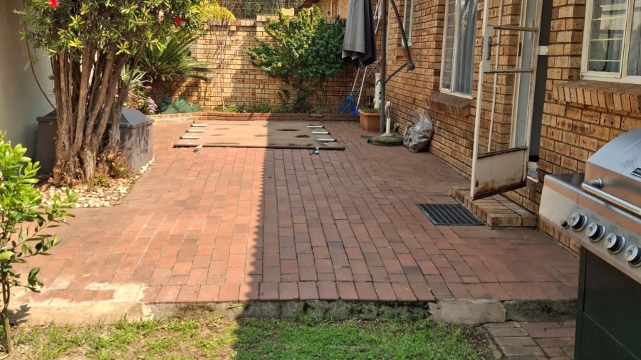 3 Bedroom Property for Sale in New Redruth Gauteng