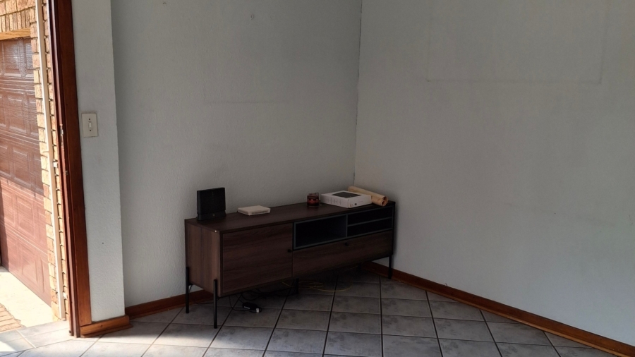 3 Bedroom Property for Sale in New Redruth Gauteng