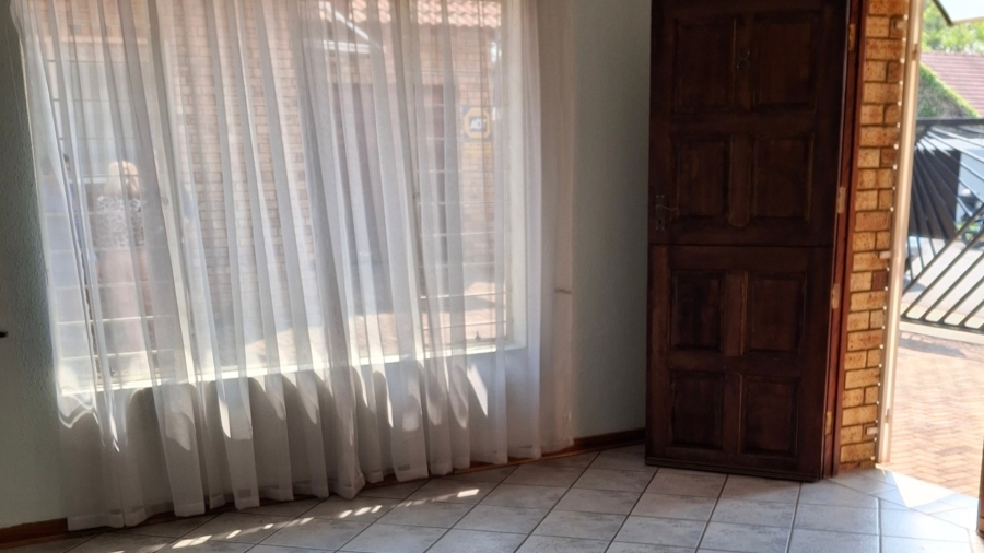 3 Bedroom Property for Sale in New Redruth Gauteng