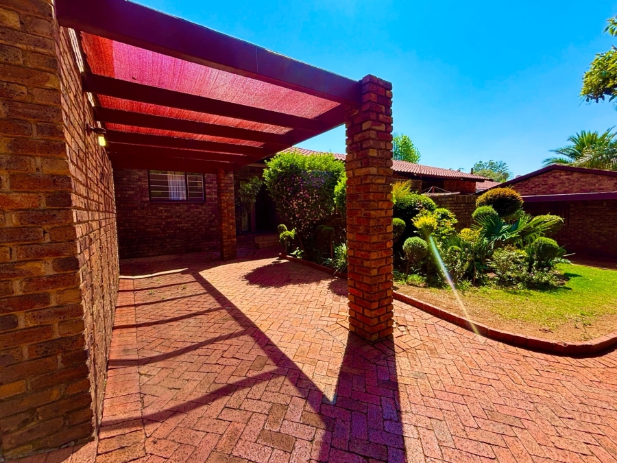 To Let 3 Bedroom Property for Rent in Morningside Gauteng