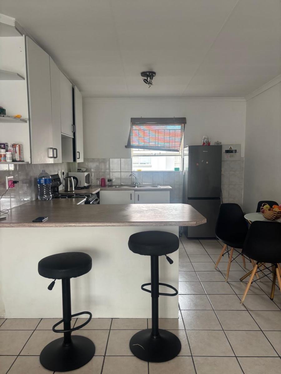 To Let 2 Bedroom Property for Rent in Vorna Valley Gauteng