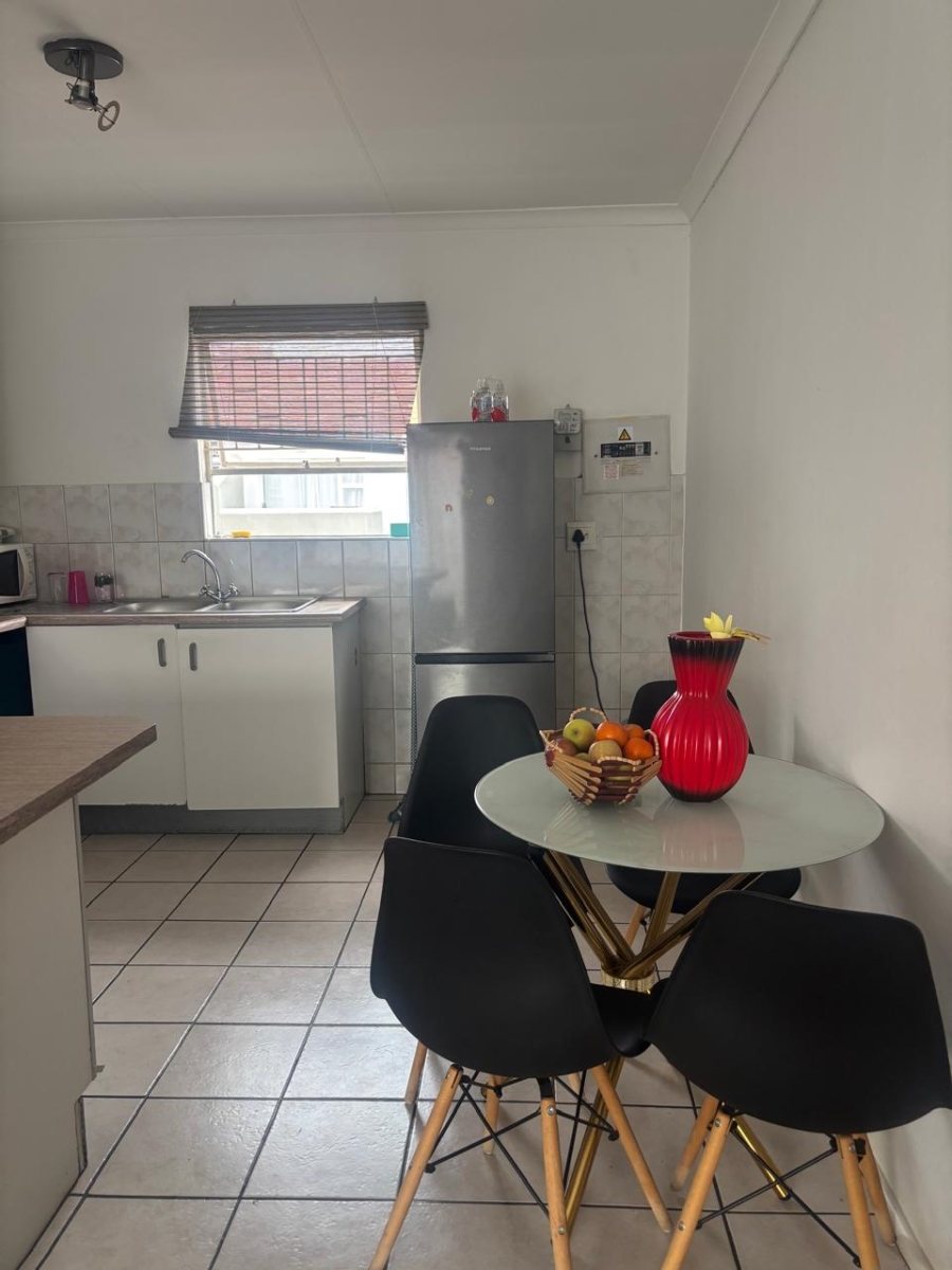 To Let 2 Bedroom Property for Rent in Vorna Valley Gauteng