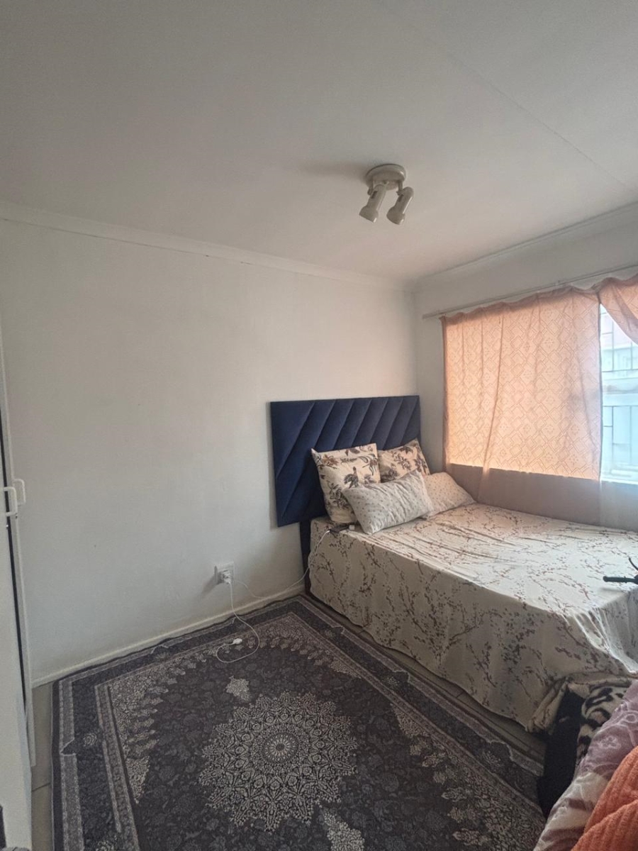 To Let 2 Bedroom Property for Rent in Vorna Valley Gauteng