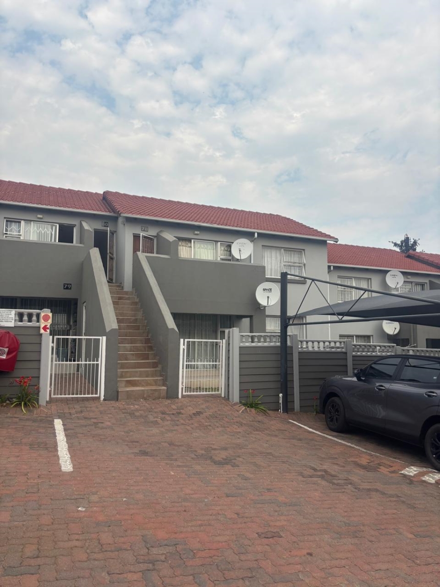 To Let 2 Bedroom Property for Rent in Vorna Valley Gauteng