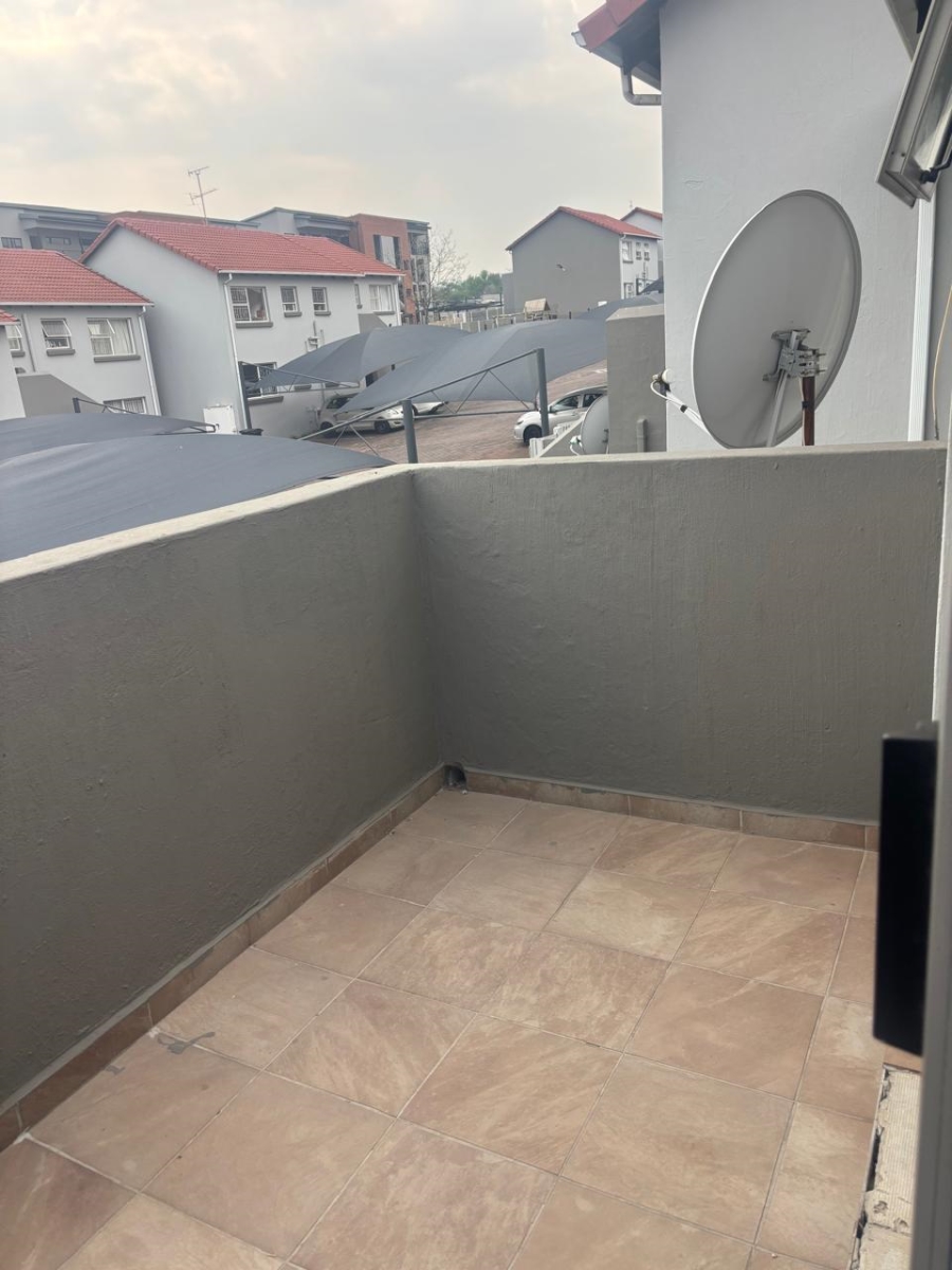 To Let 2 Bedroom Property for Rent in Vorna Valley Gauteng