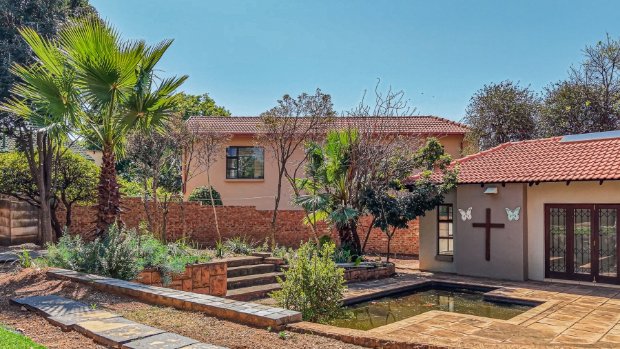 To Let 4 Bedroom Property for Rent in Garsfontein Gauteng