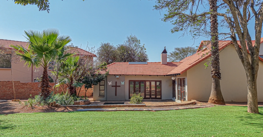 To Let 4 Bedroom Property for Rent in Garsfontein Gauteng