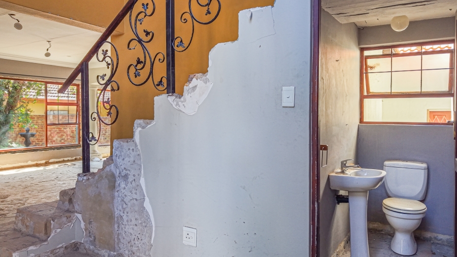 To Let 4 Bedroom Property for Rent in Garsfontein Gauteng