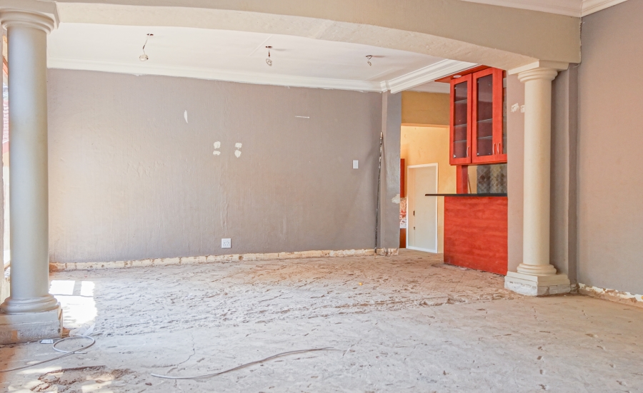 To Let 4 Bedroom Property for Rent in Garsfontein Gauteng