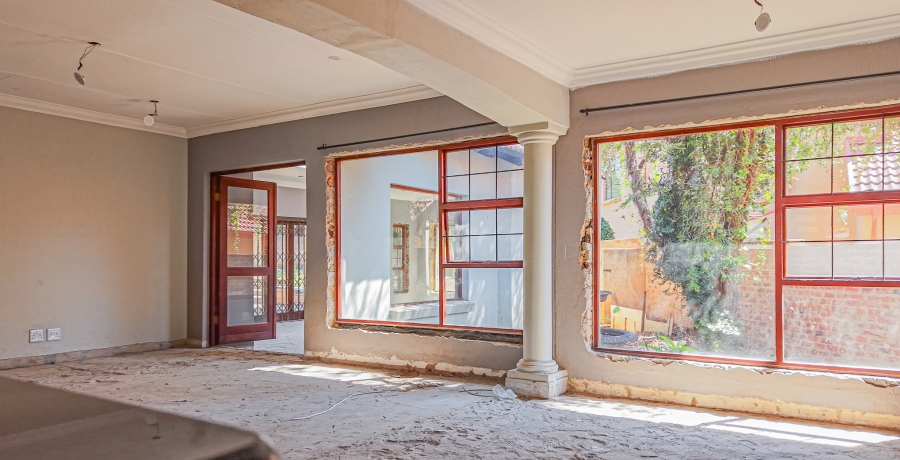 To Let 4 Bedroom Property for Rent in Garsfontein Gauteng
