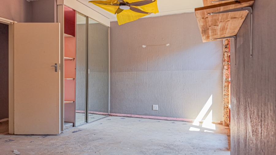 To Let 4 Bedroom Property for Rent in Garsfontein Gauteng