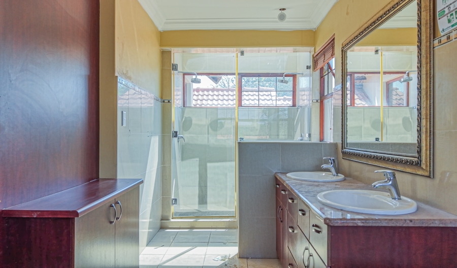 To Let 4 Bedroom Property for Rent in Garsfontein Gauteng