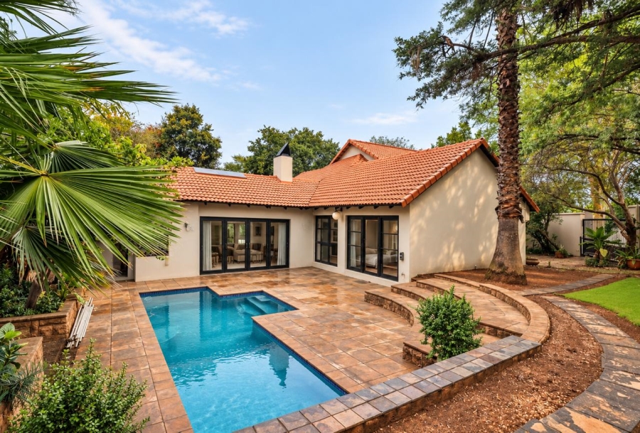To Let 4 Bedroom Property for Rent in Garsfontein Gauteng