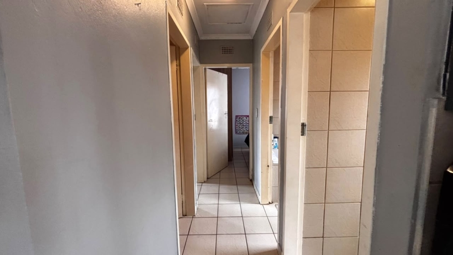 3 Bedroom Property for Sale in Clayville Gauteng