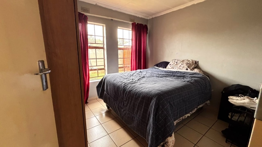 3 Bedroom Property for Sale in Clayville Gauteng